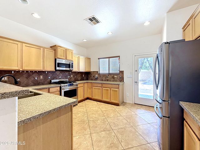 17961 W Lawrence Lane, Waddell, AZ 85355