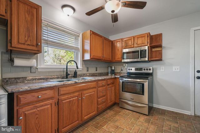 13 LEGEND LN, Houston, DE 19954