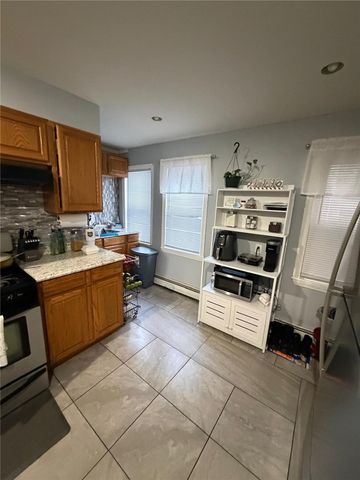 876 Douglas Avenue, Providence, RI 02908