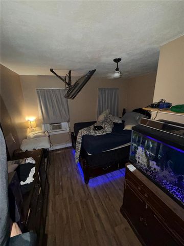 876 Douglas Avenue, Providence, RI 02908