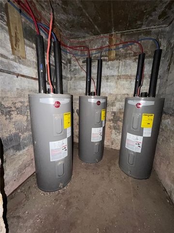 876 Douglas Avenue, Providence, RI 02908