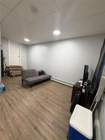 876 Douglas Avenue, Providence, RI 02908