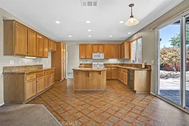 2411 Menlo Avenue, San Jacinto, CA 92583