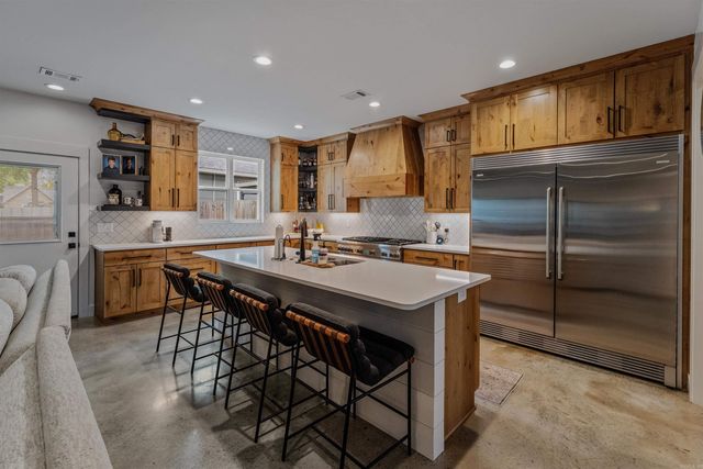 305 W Cross Street, Benton, AR 72015