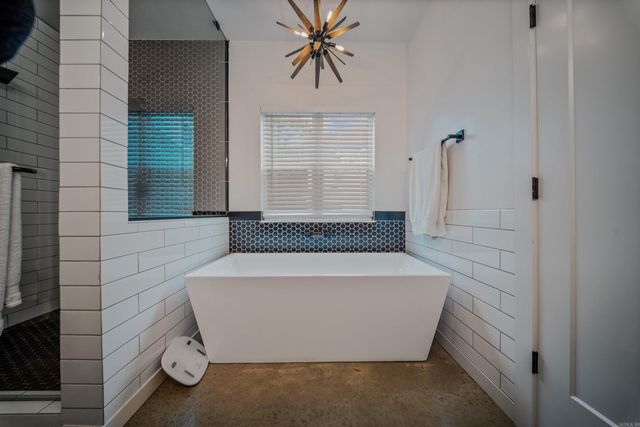 305 W Cross Street, Benton, AR 72015