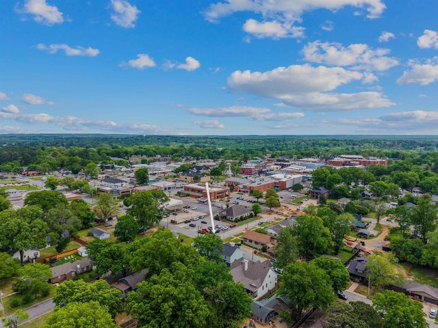 305 W Cross Street, Benton, AR 72015