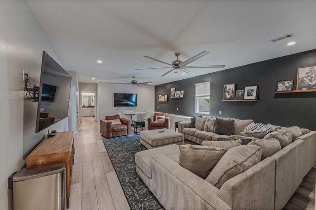 305 W Cross Street, Benton, AR 72015