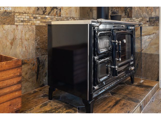 16302 S UNION MILLS Rd, Mulino, OR 97042