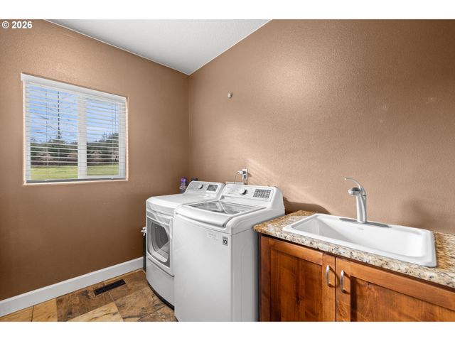 16302 S UNION MILLS Rd, Mulino, OR 97042