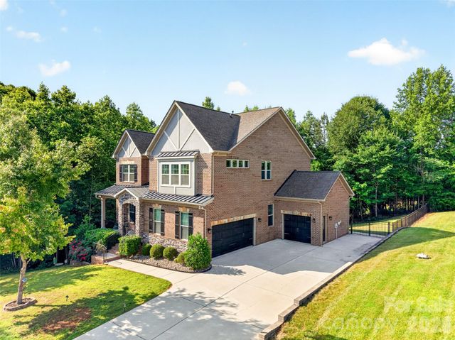 6410 Willow Farm Drive, Denver, NC 28037