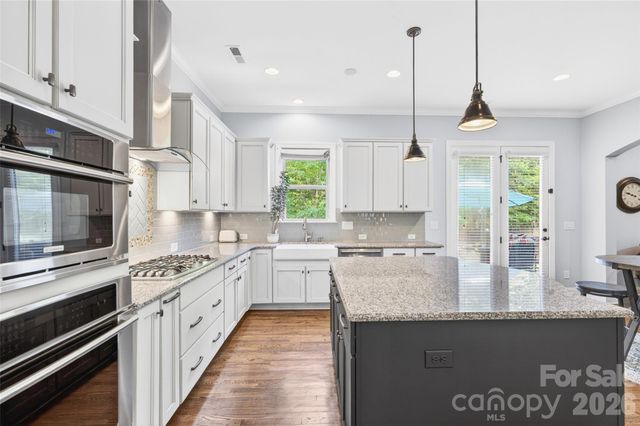 6410 Willow Farm Drive, Denver, NC 28037