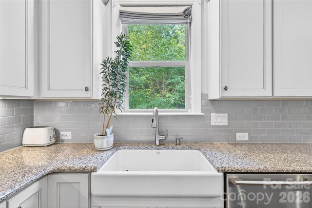 6410 Willow Farm Drive, Denver, NC 28037