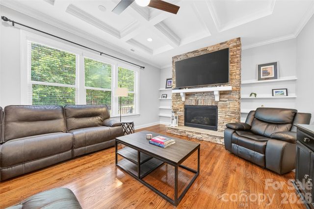 6410 Willow Farm Drive, Denver, NC 28037