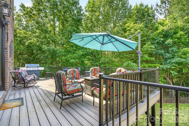 6410 Willow Farm Drive, Denver, NC 28037