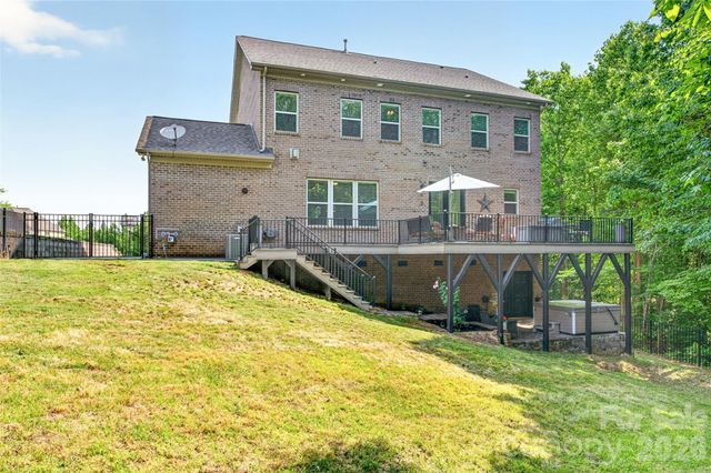 6410 Willow Farm Drive, Denver, NC 28037
