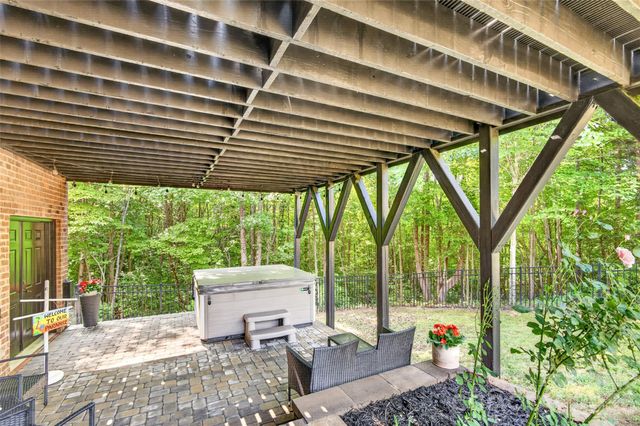 6410 Willow Farm Drive, Denver, NC 28037