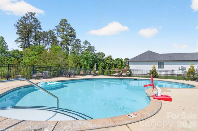 6410 Willow Farm Drive, Denver, NC 28037