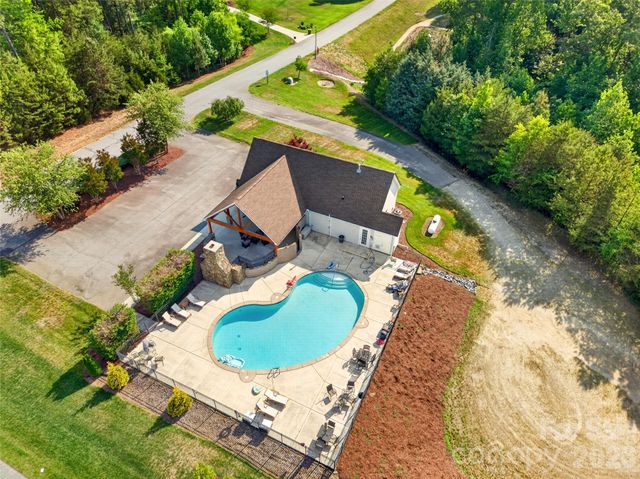 6410 Willow Farm Drive, Denver, NC 28037