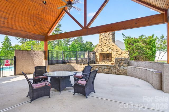 6410 Willow Farm Drive, Denver, NC 28037