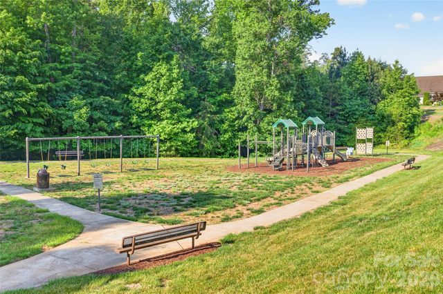 6410 Willow Farm Drive, Denver, NC 28037
