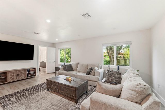 11700 NW 27th Street, Plantation, FL 33323