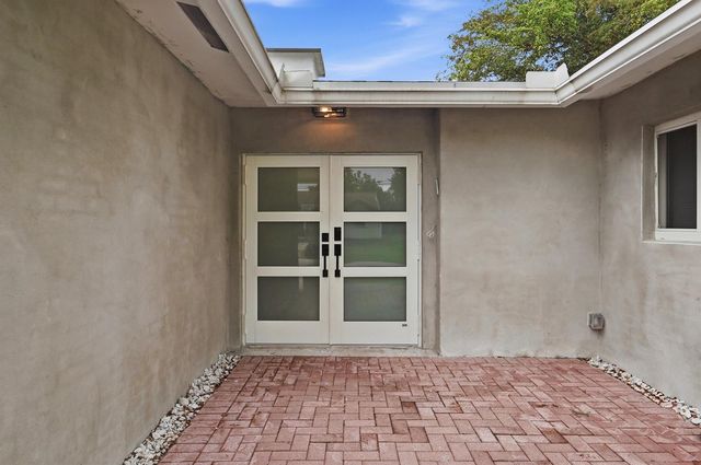 11700 NW 27th Street, Plantation, FL 33323