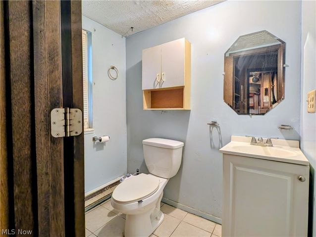 205 Oakwood Lane, Seville, OH 44273