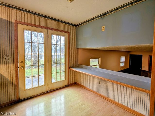 205 Oakwood Lane, Seville, OH 44273