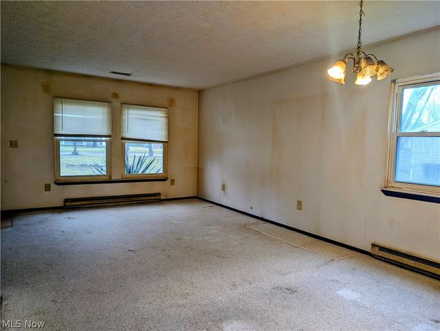 205 Oakwood Lane, Seville, OH 44273