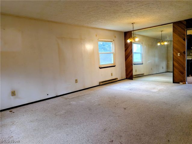 205 Oakwood Lane, Seville, OH 44273