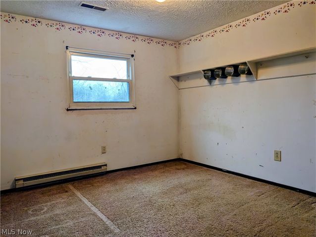 205 Oakwood Lane, Seville, OH 44273