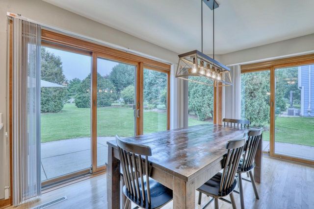 W241N5923 Goldencrest COURT, Sussex, WI 53089