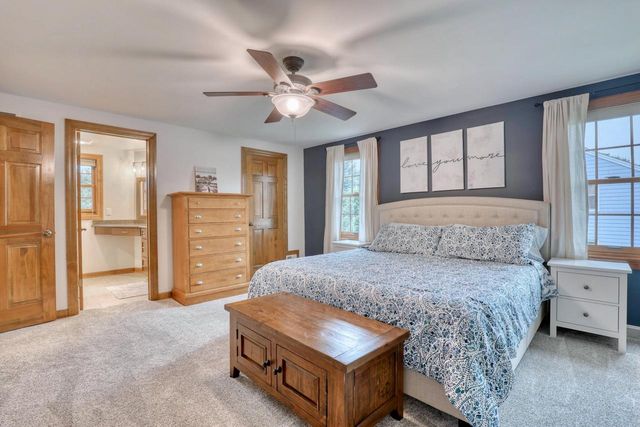 W241N5923 Goldencrest COURT, Sussex, WI 53089