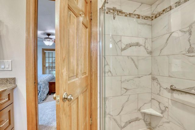 W241N5923 Goldencrest COURT, Sussex, WI 53089