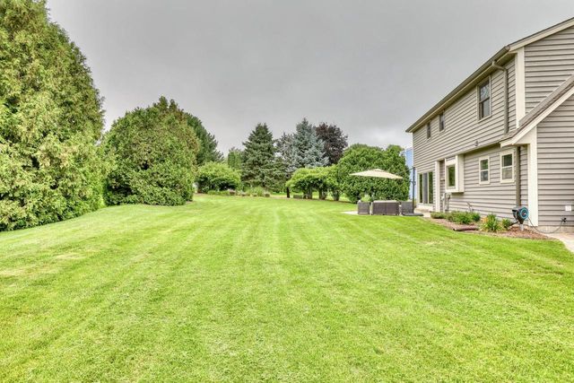 W241N5923 Goldencrest COURT, Sussex, WI 53089