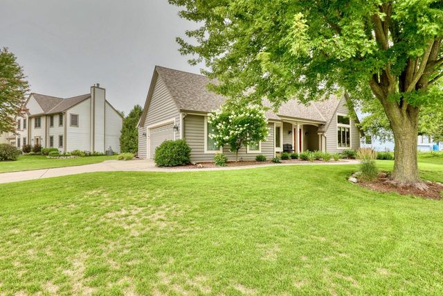W241N5923 Goldencrest COURT, Sussex, WI 53089