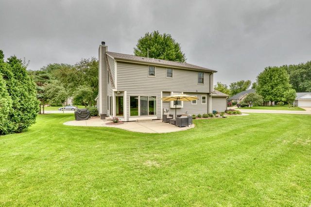 W241N5923 Goldencrest COURT, Sussex, WI 53089