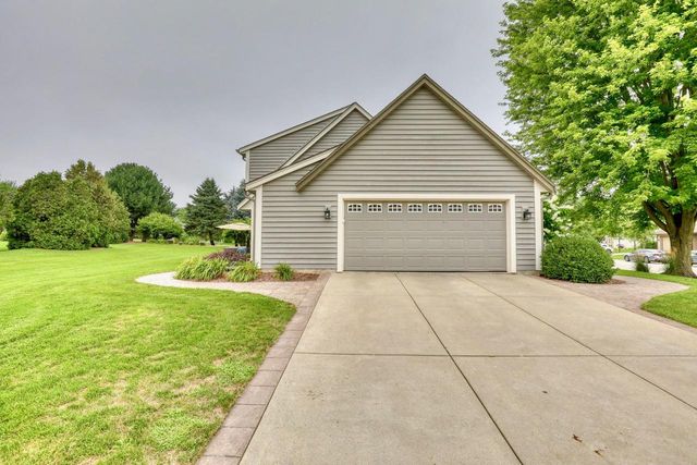 W241N5923 Goldencrest COURT, Sussex, WI 53089