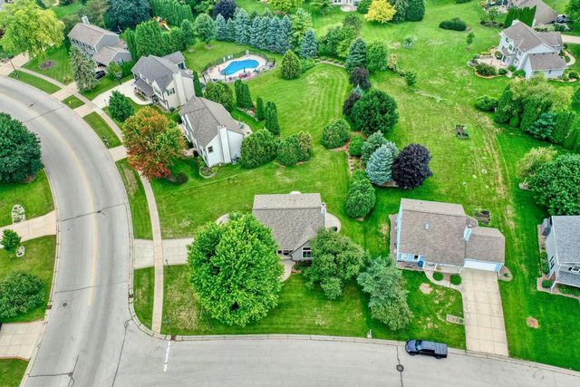 W241N5923 Goldencrest COURT, Sussex, WI 53089