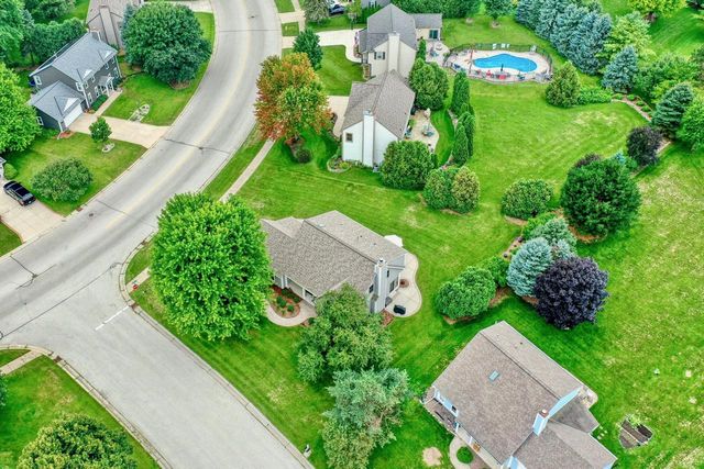 W241N5923 Goldencrest COURT, Sussex, WI 53089