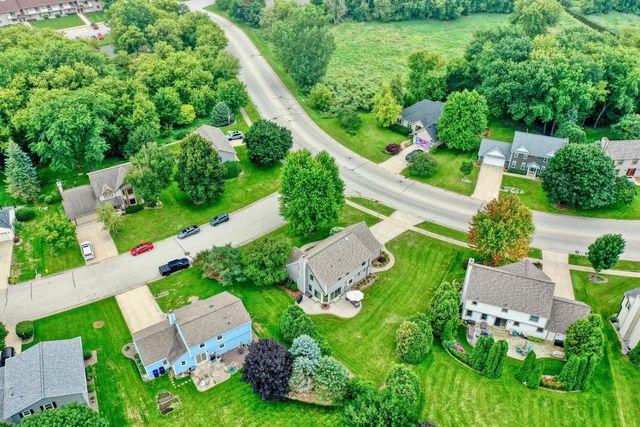 W241N5923 Goldencrest COURT, Sussex, WI 53089