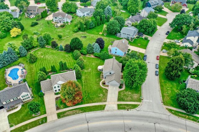 W241N5923 Goldencrest COURT, Sussex, WI 53089