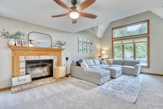 W241N5923 Goldencrest COURT, Sussex, WI 53089