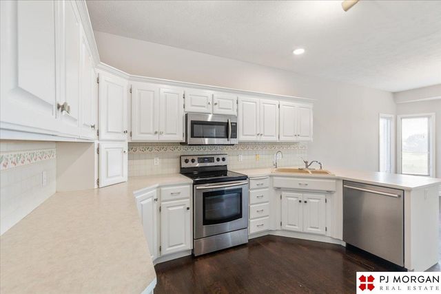 9930 S 172nd Circle, Omaha, NE 68136