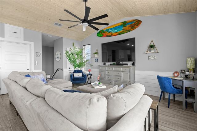 3087 S 11th St 500, Port Aransas, TX 78373
