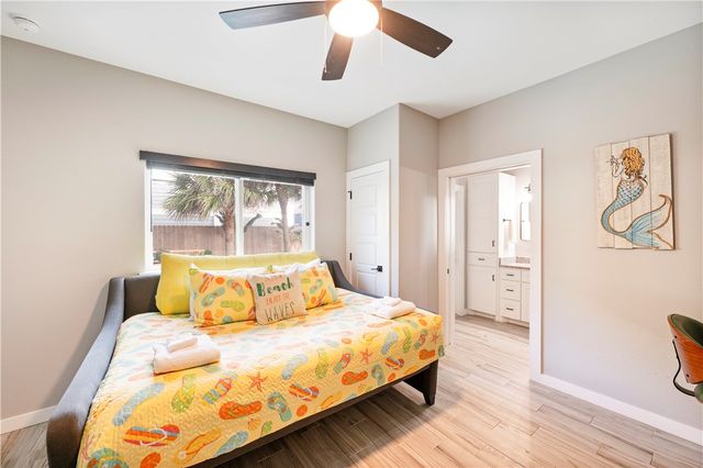 3087 S 11th St 500, Port Aransas, TX 78373