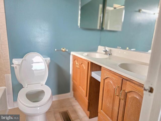 14100 OAKPOINTE DR, Laurel, MD 20707