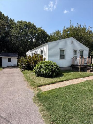 60 Connolly Drive, Calverton Park, MO 63135