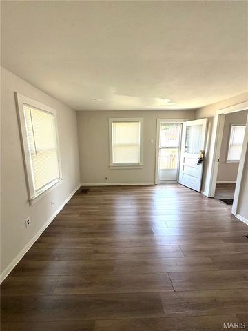 60 Connolly Drive, Calverton Park, MO 63135
