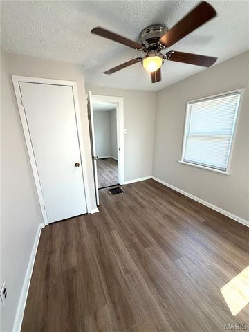 60 Connolly Drive, Calverton Park, MO 63135